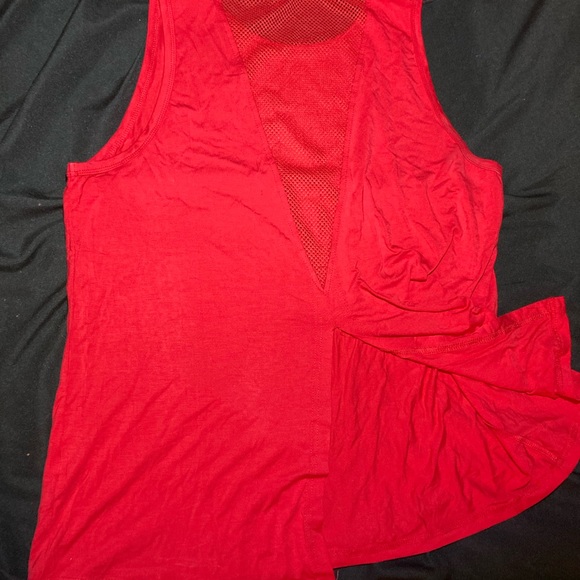NWT Workout Top - Picture 2 of 3